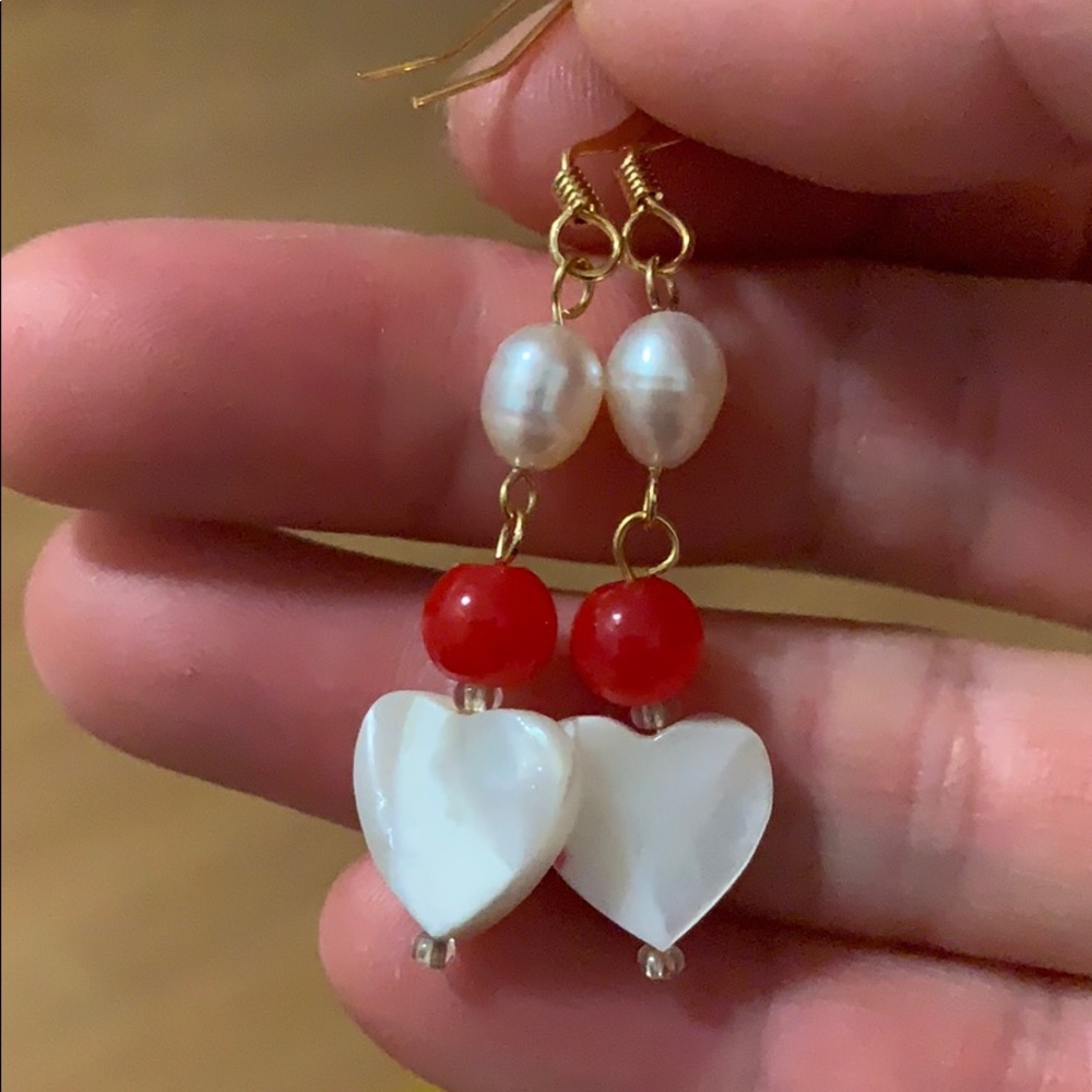 NWT Hand Beaded pearl shell dangle earrings